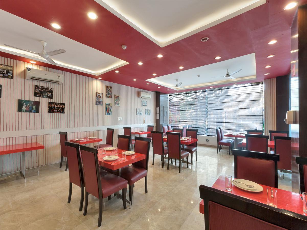 Oyo 9841 The Vivir 1 Otel Noida Dış mekan fotoğraf