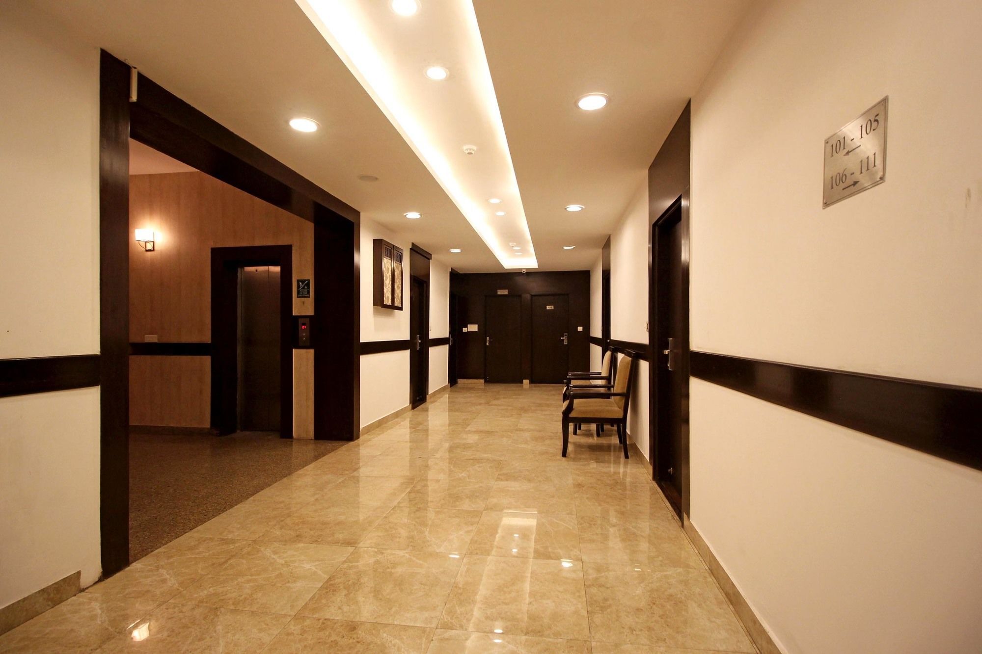 Oyo 9841 The Vivir 1 Otel Noida Dış mekan fotoğraf