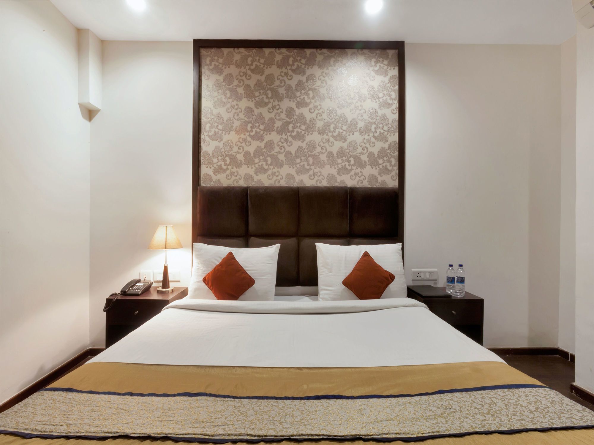 Oyo 9841 The Vivir 1 Otel Noida Dış mekan fotoğraf