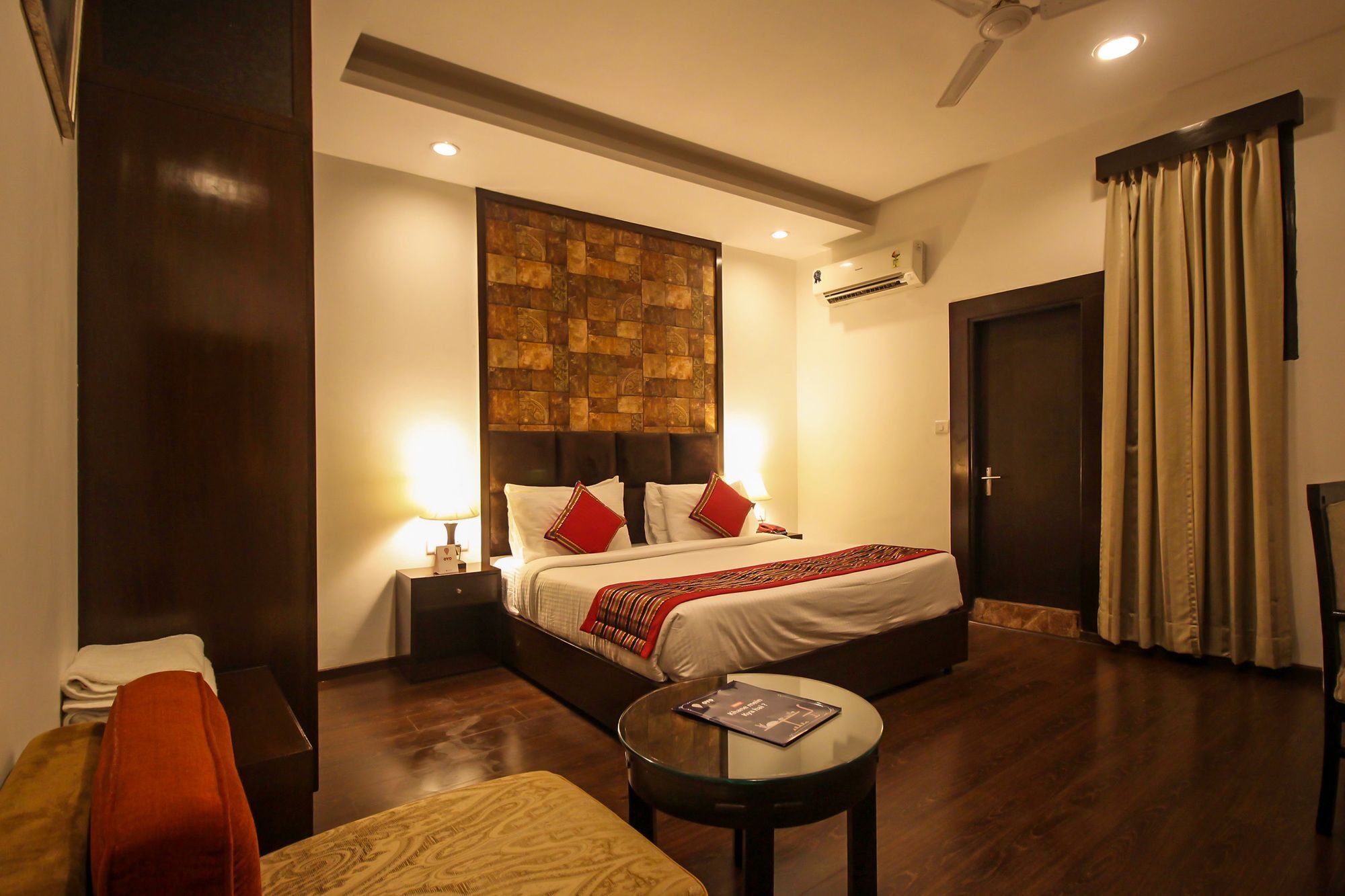 Oyo 9841 The Vivir 1 Otel Noida Dış mekan fotoğraf