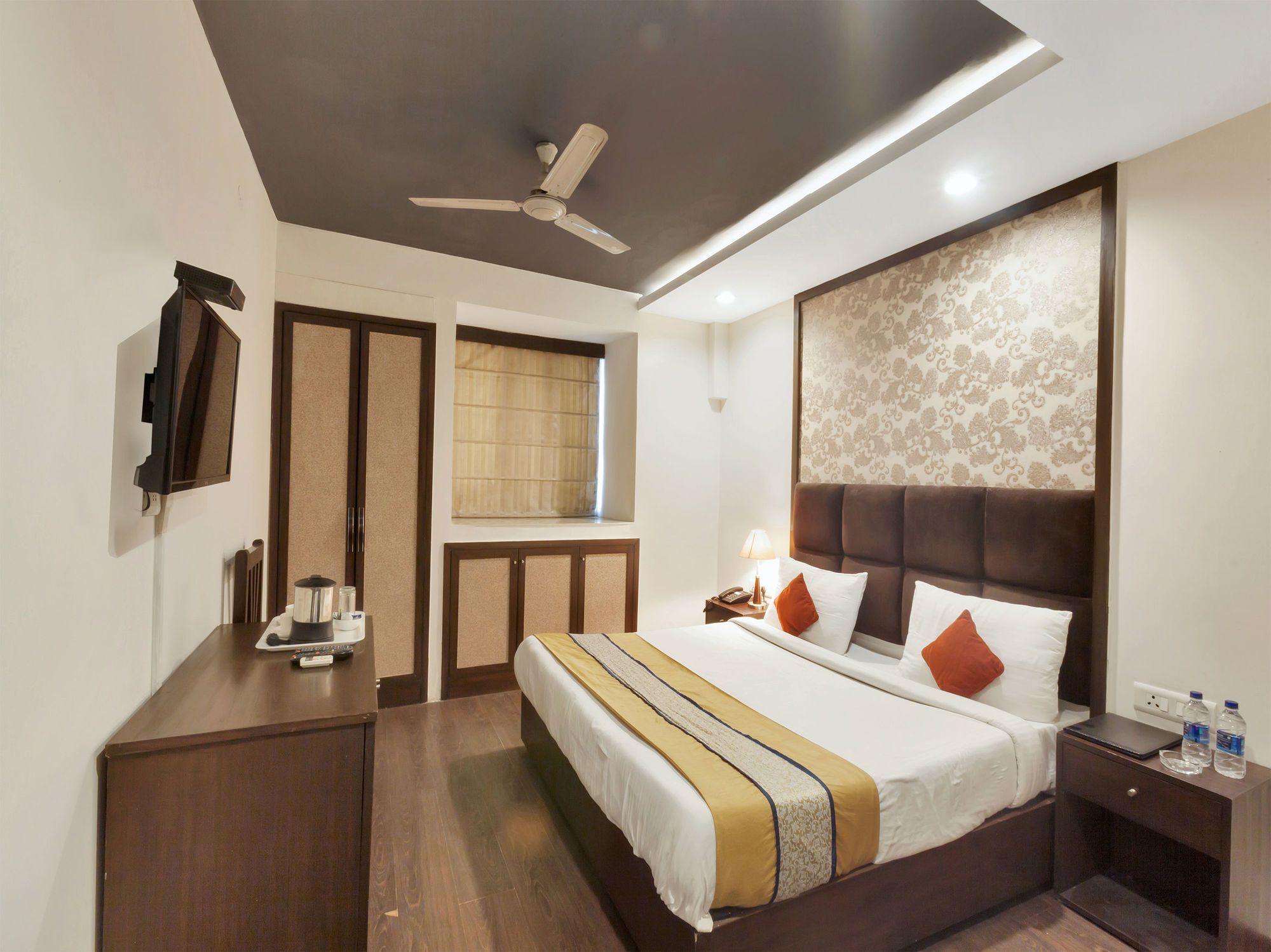 Oyo 9841 The Vivir 1 Otel Noida Dış mekan fotoğraf