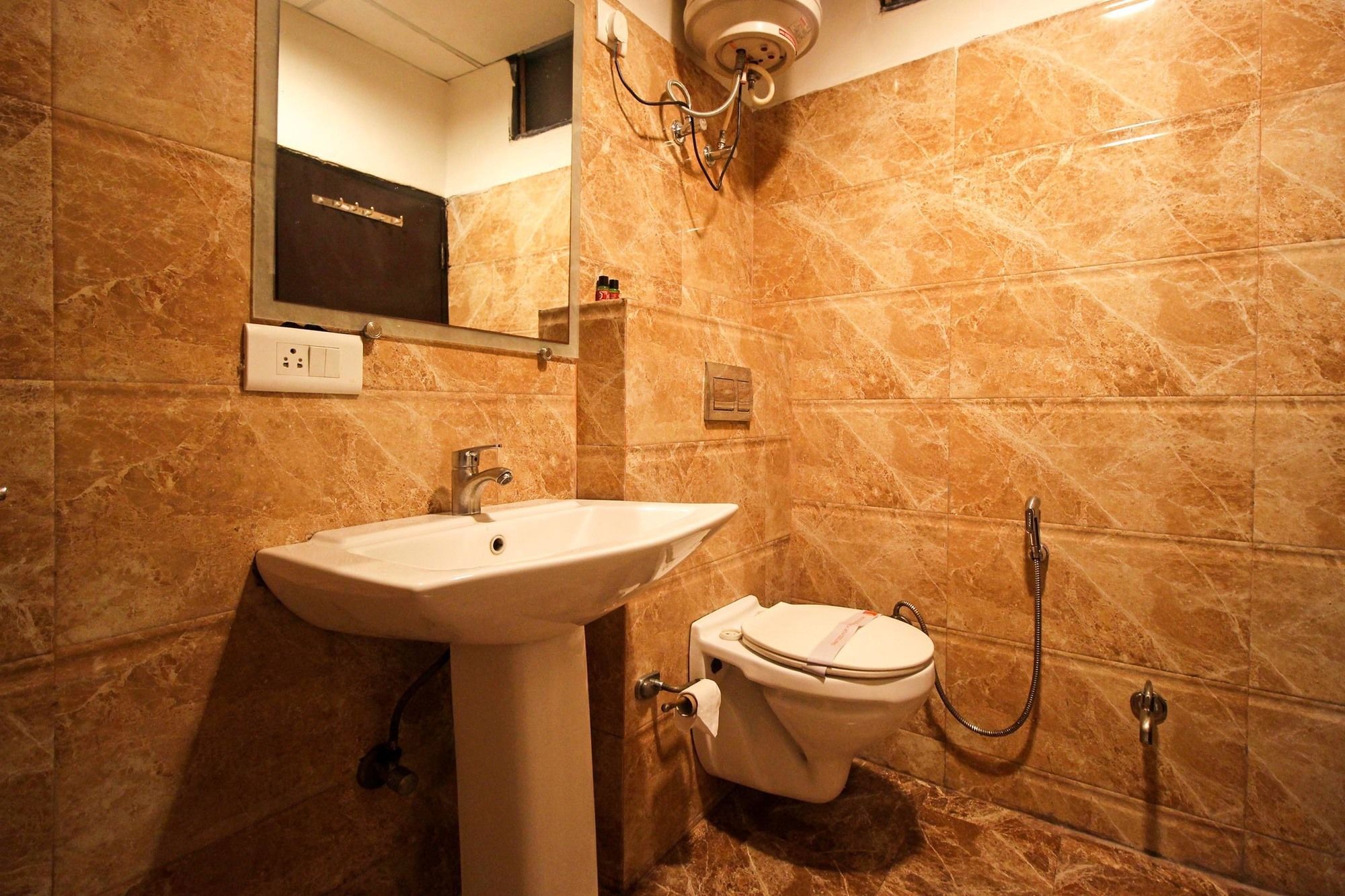 Oyo 9841 The Vivir 1 Otel Noida Dış mekan fotoğraf