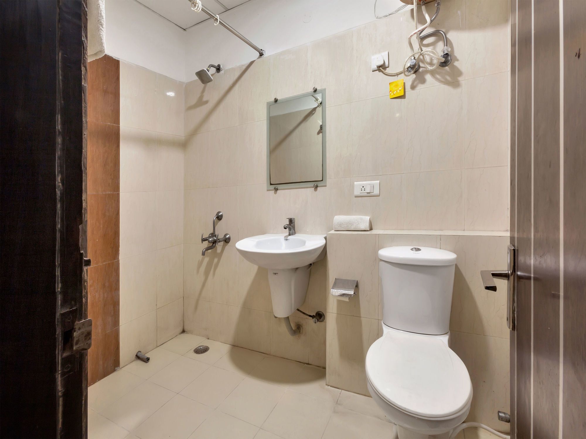 Oyo 9841 The Vivir 1 Otel Noida Dış mekan fotoğraf