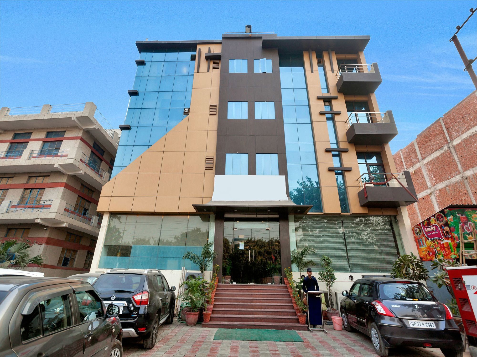 Oyo 9841 The Vivir 1 Otel Noida Dış mekan fotoğraf